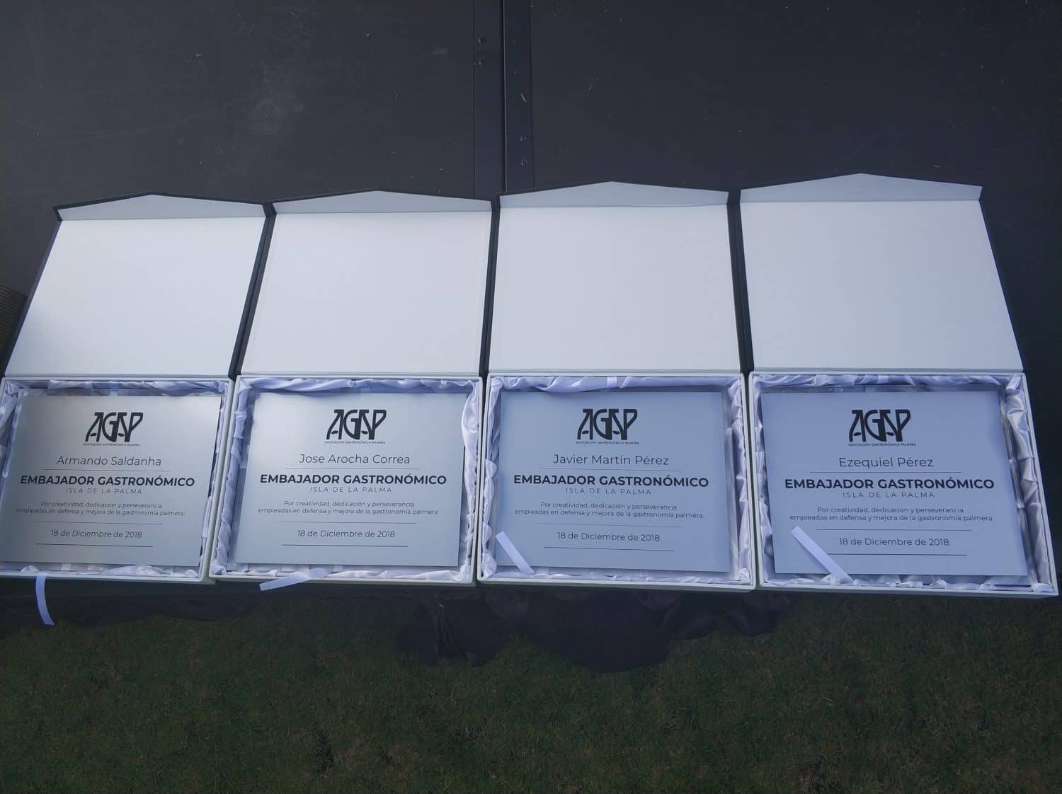 PLACAS